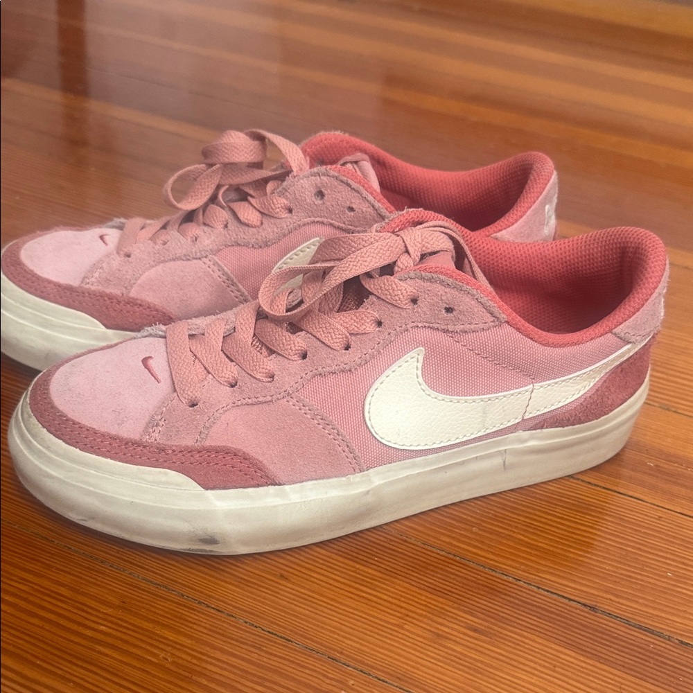 Nike Rose Pink Sneakers • size 5.5